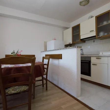 Apartament Apartment Kampor Kampor